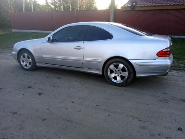 Сірий Мерседес CLK-Class, об'ємом двигуна 2 л та пробігом 434 тис. км за 3200 $, фото 1 на Automoto.ua