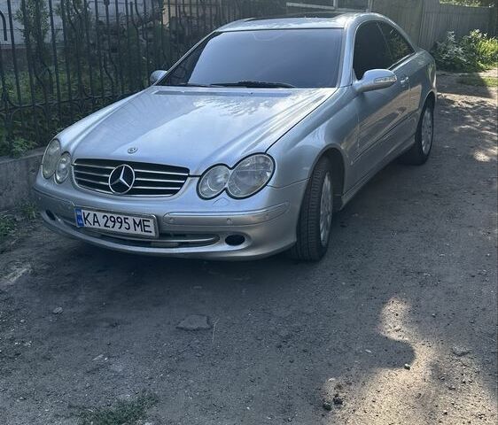 Серый Мерседес CLK-Class, объемом двигателя 3.2 л и пробегом 281 тыс. км за 5616 $, фото 1 на Automoto.ua