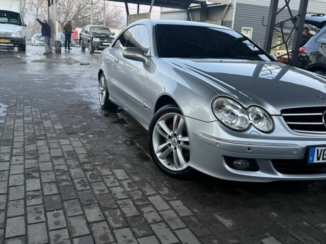 Серый Мерседес CLK-Class, объемом двигателя 2.2 л и пробегом 290 тыс. км за 4000 $, фото 1 на Automoto.ua