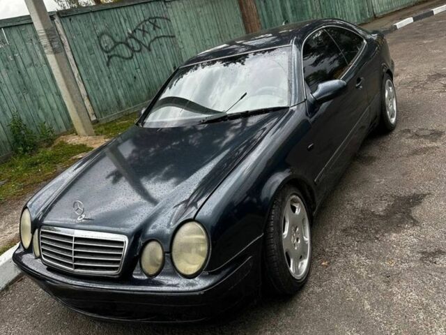 Синий Мерседес CLK-Class, объемом двигателя 3.2 л и пробегом 370 тыс. км за 3538 $, фото 1 на Automoto.ua