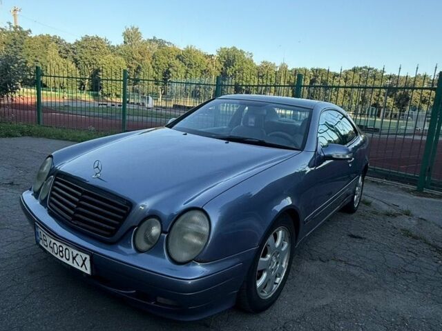 Синий Мерседес CLK-Class, объемом двигателя 2 л и пробегом 380 тыс. км за 3500 $, фото 1 на Automoto.ua