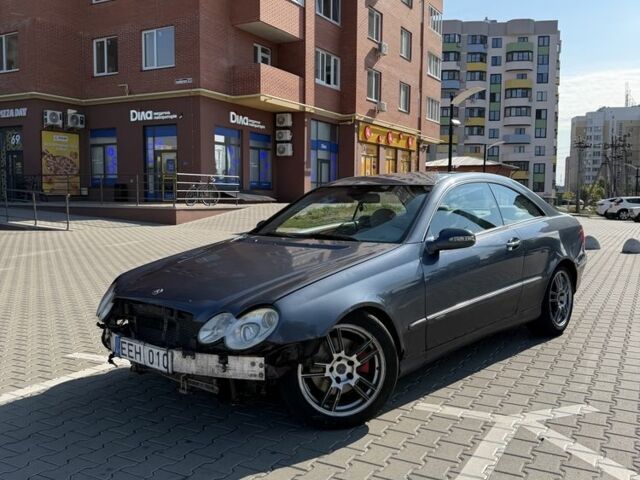 Синий Мерседес CLK-Class, объемом двигателя 2.6 л и пробегом 320 тыс. км за 2200 $, фото 1 на Automoto.ua