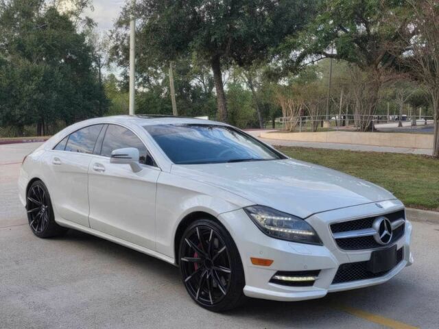 Белый Мерседес CLS серия, объемом двигателя 4.7 л и пробегом 86 тыс. км за 9200 $, фото 1 на Automoto.ua