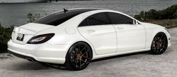 Белый Мерседес CLS серия, объемом двигателя 3.5 л и пробегом 133 тыс. км за 5200 $, фото 1 на Automoto.ua