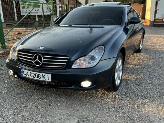 Черный Мерседес CLS серия, объемом двигателя 3.5 л и пробегом 374 тыс. км за 5200 $, фото 1 на Automoto.ua