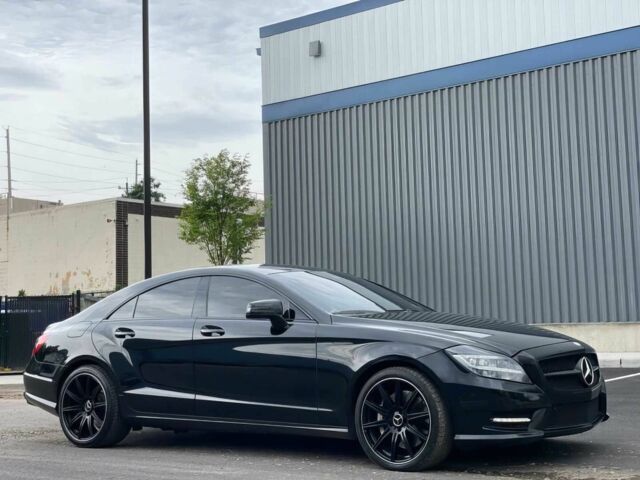Черный Мерседес CLS серия, объемом двигателя 4.7 л и пробегом 83 тыс. км за 6700 $, фото 1 на Automoto.ua