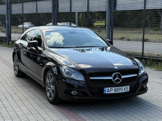 Коричневый Мерседес CLS серия, объемом двигателя 3 л и пробегом 175 тыс. км за 18500 $, фото 1 на Automoto.ua