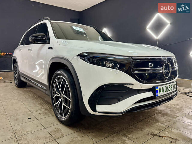 Белый Мерседес EQB, объемом двигателя 0 л и пробегом 44 тыс. км за 35500 $, фото 1 на Automoto.ua
