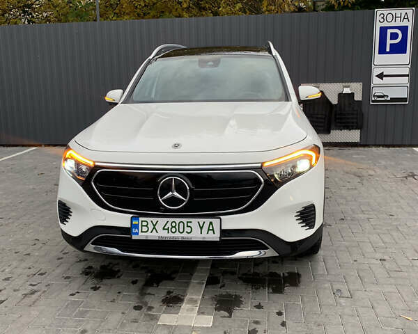 Мерседес EQB 2022 в Каменце-Подольском на Automoto.ua Белый Мерседес EQB, объемом двигателя 0 л и пробегом 84 тыс. км за 28000 $, фото 1 на Automoto.ua