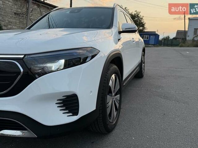 Білий Мерседес EQB, об'ємом двигуна 0 л та пробігом 25 тис. км за 30900 $, фото 1 на Automoto.ua