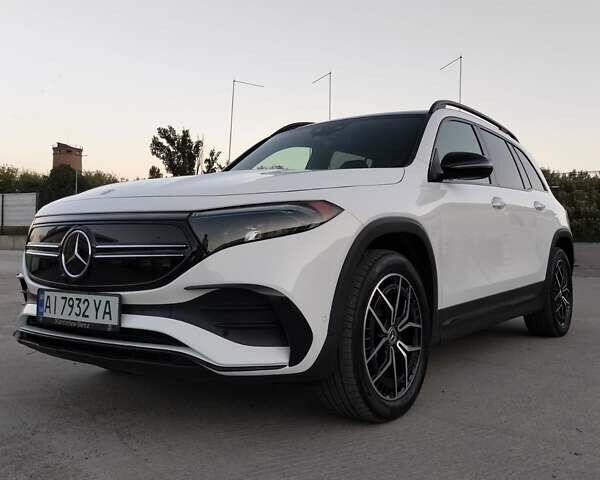 Белый Мерседес EQB, объемом двигателя 0 л и пробегом 11 тыс. км за 33700 $, фото 1 на Automoto.ua