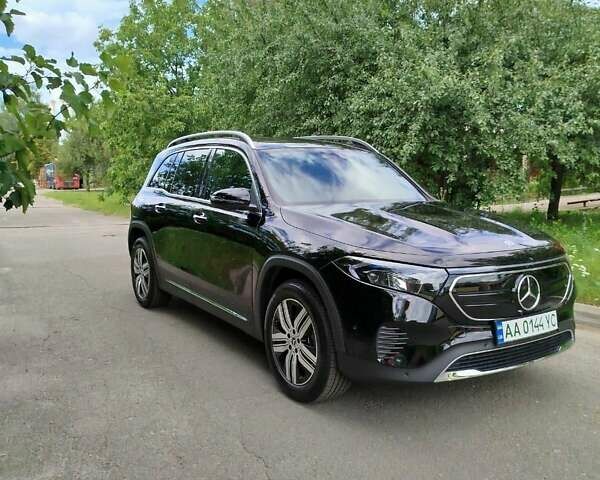 Черный Мерседес EQB, объемом двигателя 0 л и пробегом 5 тыс. км за 45555 $, фото 1 на Automoto.ua