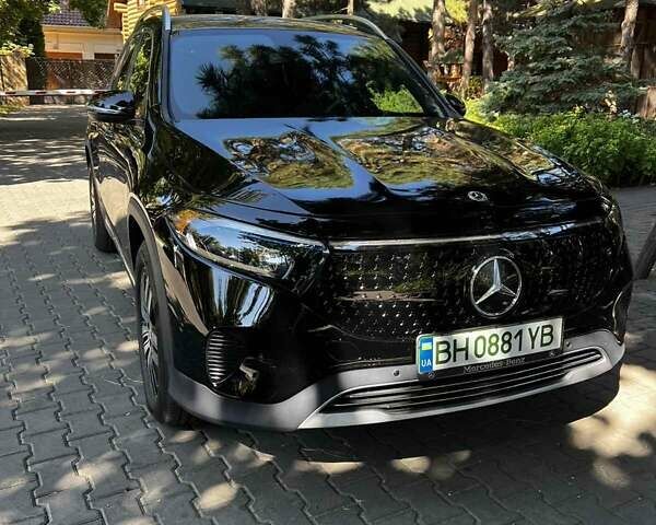 Черный Мерседес EQB, объемом двигателя 0 л и пробегом 6 тыс. км за 31900 $, фото 1 на Automoto.ua