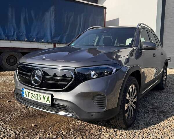 Серый Мерседес EQB, объемом двигателя 0 л и пробегом 4 тыс. км за 34990 $, фото 1 на Automoto.ua