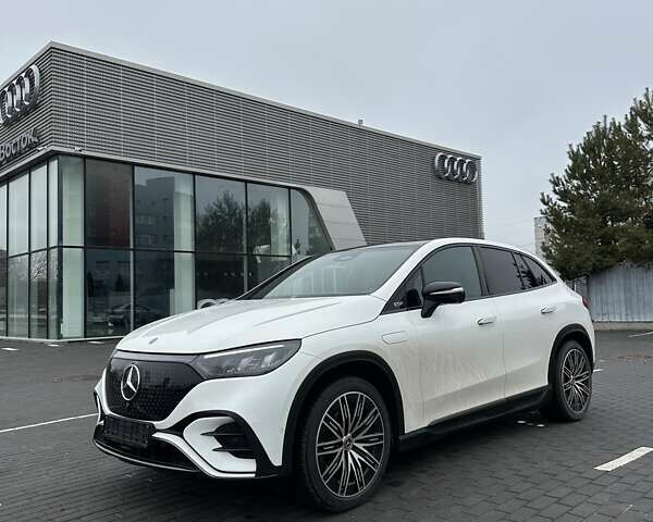 Белый Мерседес EQE, объемом двигателя 0 л и пробегом 15 тыс. км за 73900 $, фото 1 на Automoto.ua