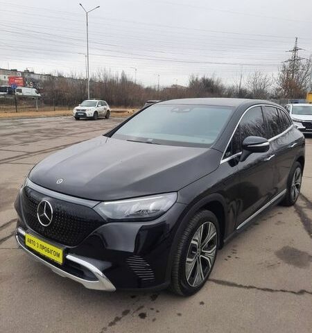 Чорний Мерседес EQE, об'ємом двигуна 0 л та пробігом 26 тис. км за 55000 $, фото 1 на Automoto.ua