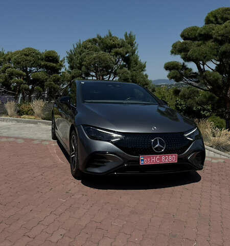 Серый Мерседес EQE, объемом двигателя 0 л и пробегом 70 тыс. км за 39999 $, фото 1 на Automoto.ua