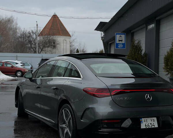 Серый Мерседес EQE, объемом двигателя 0 л и пробегом 5 тыс. км за 46700 $, фото 1 на Automoto.ua