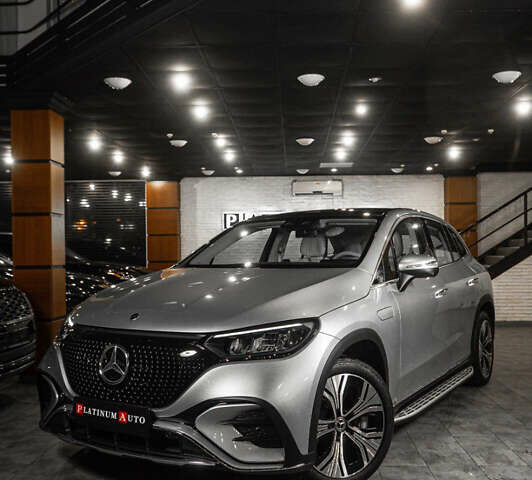 Серый Мерседес EQE, объемом двигателя 0 л и пробегом 27 тыс. км за 53900 $, фото 1 на Automoto.ua