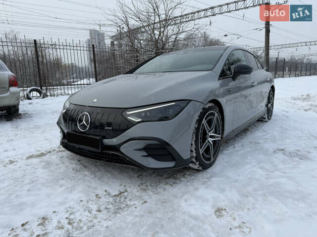 Серый Мерседес EQE, объемом двигателя 0 л и пробегом 16 тыс. км за 68000 $, фото 1 на Automoto.ua