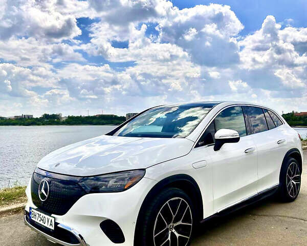 Белый Мерседес EQE SUV, объемом двигателя 0 л и пробегом 10 тыс. км за 54000 $, фото 1 на Automoto.ua