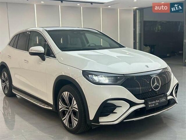 Белый Мерседес EQE SUV, объемом двигателя 0 л и пробегом 9 тыс. км за 43000 $, фото 1 на Automoto.ua