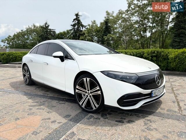 Белый Мерседес EQS, объемом двигателя 0 л и пробегом 39 тыс. км за 40100 $, фото 1 на Automoto.ua