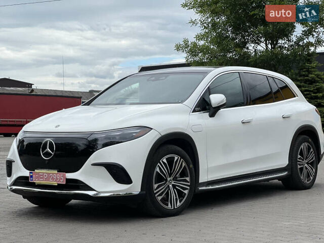 Белый Мерседес EQS SUV, объемом двигателя 0 л и пробегом 43 тыс. км за 60000 $, фото 1 на Automoto.ua