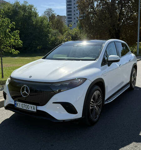 Белый Мерседес EQS SUV, объемом двигателя 0 л и пробегом 6 тыс. км за 79999 $, фото 1 на Automoto.ua