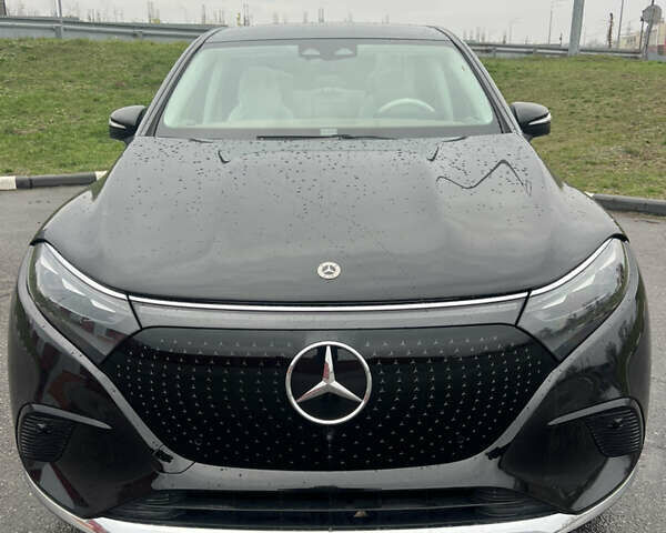 Черный Мерседес EQS SUV, объемом двигателя 0 л и пробегом 40 тыс. км за 60000 $, фото 1 на Automoto.ua