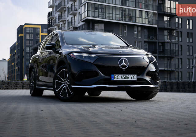 Черный Мерседес EQS SUV, объемом двигателя 0 л и пробегом 33 тыс. км за 60000 $, фото 1 на Automoto.ua