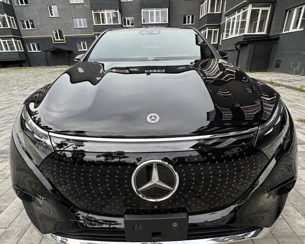 Черный Мерседес EQS SUV, объемом двигателя 0 л и пробегом 38 тыс. км за 61900 $, фото 1 на Automoto.ua