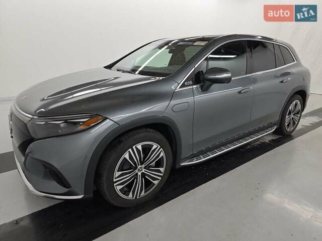 Серый Мерседес EQS SUV, объемом двигателя 0 л и пробегом 5 тыс. км за 42000 $, фото 1 на Automoto.ua