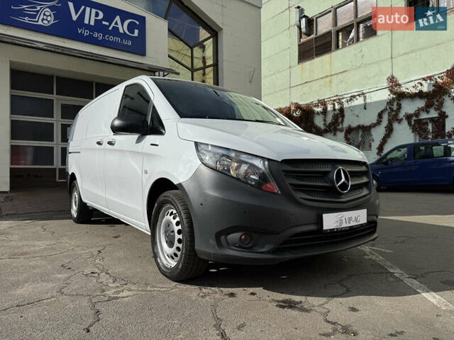 Білий Мерседес eVito, об'ємом двигуна 0 л та пробігом 44 тис. км за 16999 $, фото 1 на Automoto.ua
