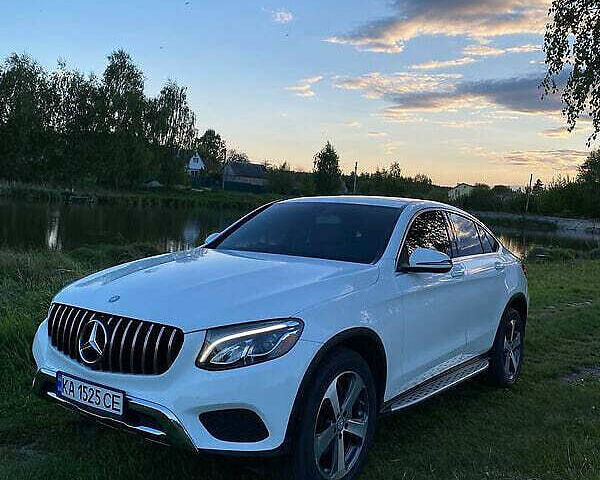 Белый Мерседес GLC-Class Coupe, объемом двигателя 1.99 л и пробегом 91 тыс. км за 30000 $, фото 1 на Automoto.ua