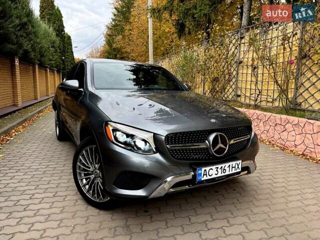 Серый Мерседес GLC-Class Coupe, объемом двигателя 1.99 л и пробегом 140 тыс. км за 37900 $, фото 1 на Automoto.ua