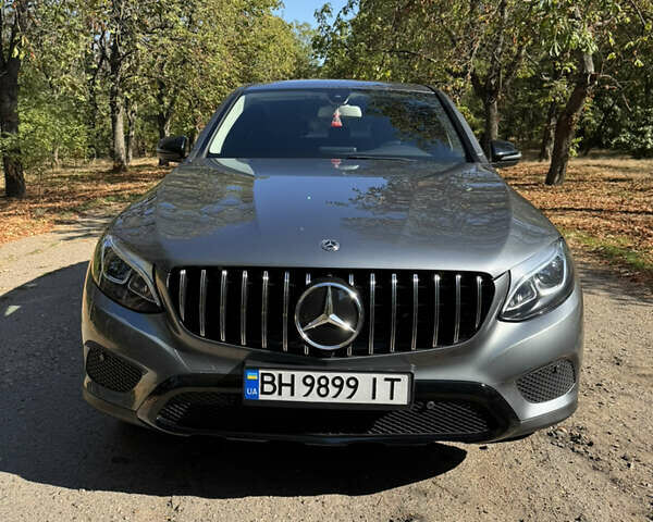 Серый Мерседес GLC-Class Coupe, объемом двигателя 2 л и пробегом 105 тыс. км за 35000 $, фото 1 на Automoto.ua