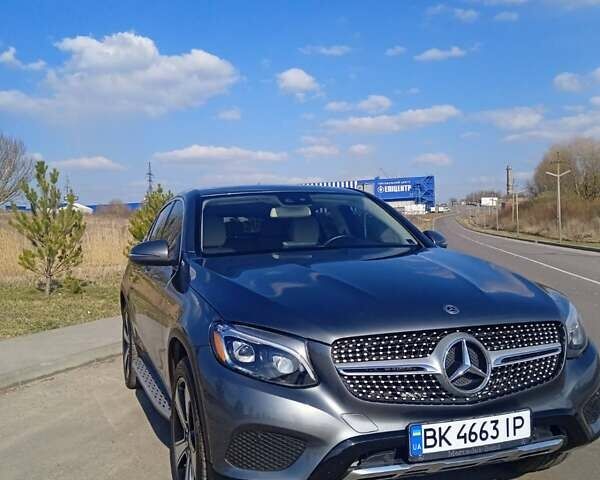 Мерседес GLC-Class Coupe 2018 в Ровно на Automoto.ua Серый Мерседес GLC-Class Coupe, объемом двигателя 1.99 л и пробегом 69 тыс. км за 38900 $, фото 1 на Automoto.ua
