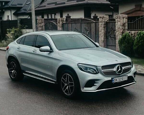 Сірий Мерседес GLC-Class Coupe, об'ємом двигуна 2.14 л та пробігом 106 тис. км за 39500 $, фото 1 на Automoto.ua
