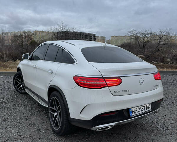 Белый Мерседес GLE-Class Coupe, объемом двигателя 2.99 л и пробегом 176 тыс. км за 44000 $, фото 1 на Automoto.ua