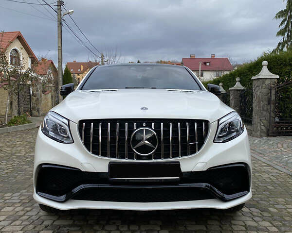 Белый Мерседес GLE-Class Coupe, объемом двигателя 3 л и пробегом 76 тыс. км за 60000 $, фото 1 на Automoto.ua