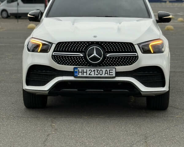 Белый Мерседес GLE-Class Coupe, объемом двигателя 2 л и пробегом 49 тыс. км за 87500 $, фото 1 на Automoto.ua