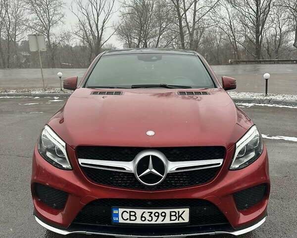 Красный Мерседес GLE-Class Coupe, объемом двигателя 2.99 л и пробегом 177 тыс. км за 41000 $, фото 1 на Automoto.ua