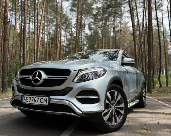 Серый Мерседес GLE-Class Coupe, объемом двигателя 2.99 л и пробегом 131 тыс. км за 47500 $, фото 1 на Automoto.ua
