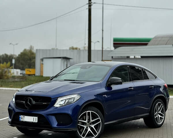 Синий Мерседес GLE-Class Coupe, объемом двигателя 3 л и пробегом 271 тыс. км за 49999 $, фото 1 на Automoto.ua