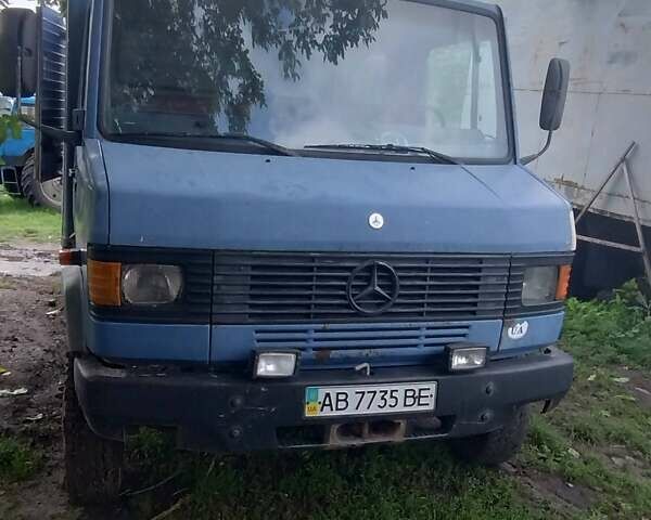 Синій Мерседес LK-Series, об'ємом двигуна 4 л та пробігом 500 тис. км за 5500 $, фото 1 на Automoto.ua