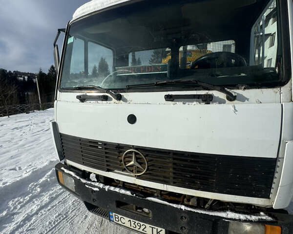 Белый Мерседес LN-Series, объемом двигателя 5.96 л и пробегом 623 тыс. км за 15600 $, фото 1 на Automoto.ua