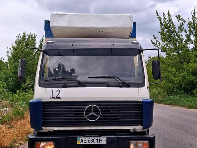 Белый Мерседес SK, объемом двигателя 9 л и пробегом 500 тыс. км за 7000 $, фото 1 на Automoto.ua