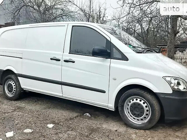 Білий Мерседес Vito 110, об'ємом двигуна 2.2 л та пробігом 220 тис. км за 11800 $, фото 1 на Automoto.ua