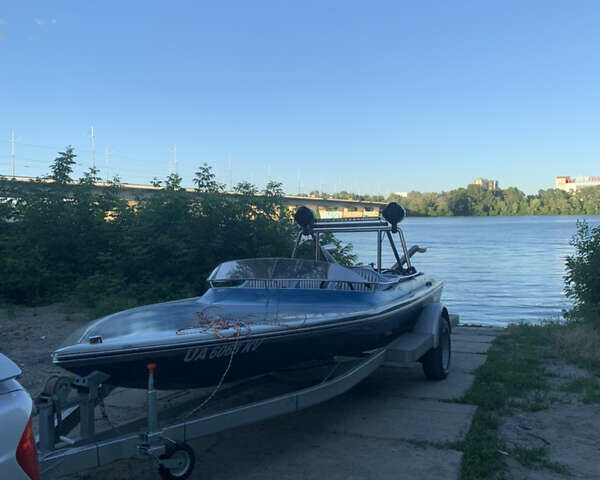 Синий Меркруизер Альфа, объемом двигателя 5.7 л и пробегом 1 тыс. км за 11111 $, фото 1 на Automoto.ua